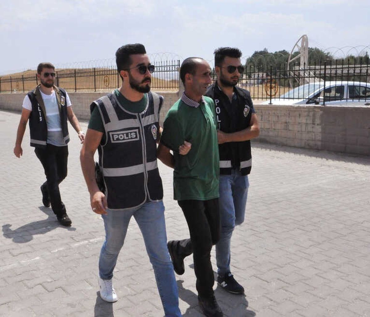 Kadın Öğretmene Tekme Atan Zanlı Yakalandı