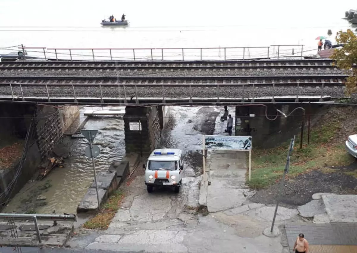 Kanalizasyona Düşen Çocuğun Cesedi Karadeniz\'den Çıktı