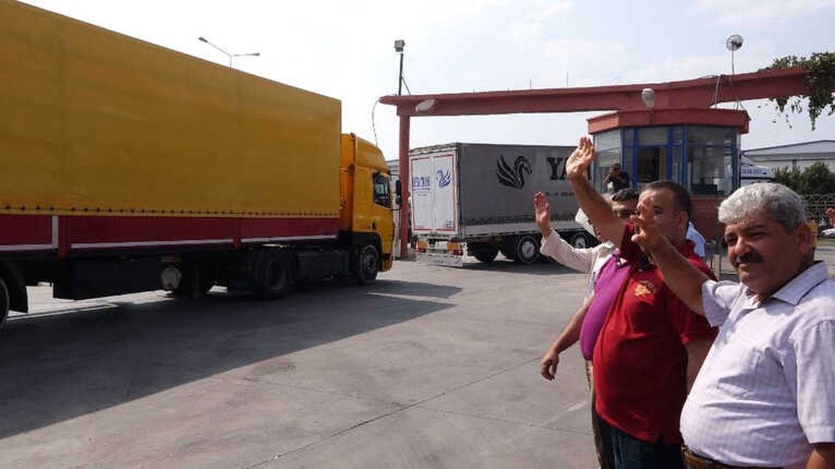 Mersin\'den Suriye\'ye 4 Yardım Tırı Gönderildi
