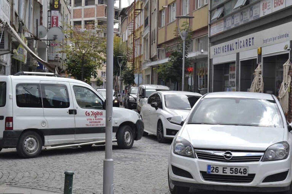 Park Terörü Ara Sokaklarda Geçiş Hakkı Vermiyor