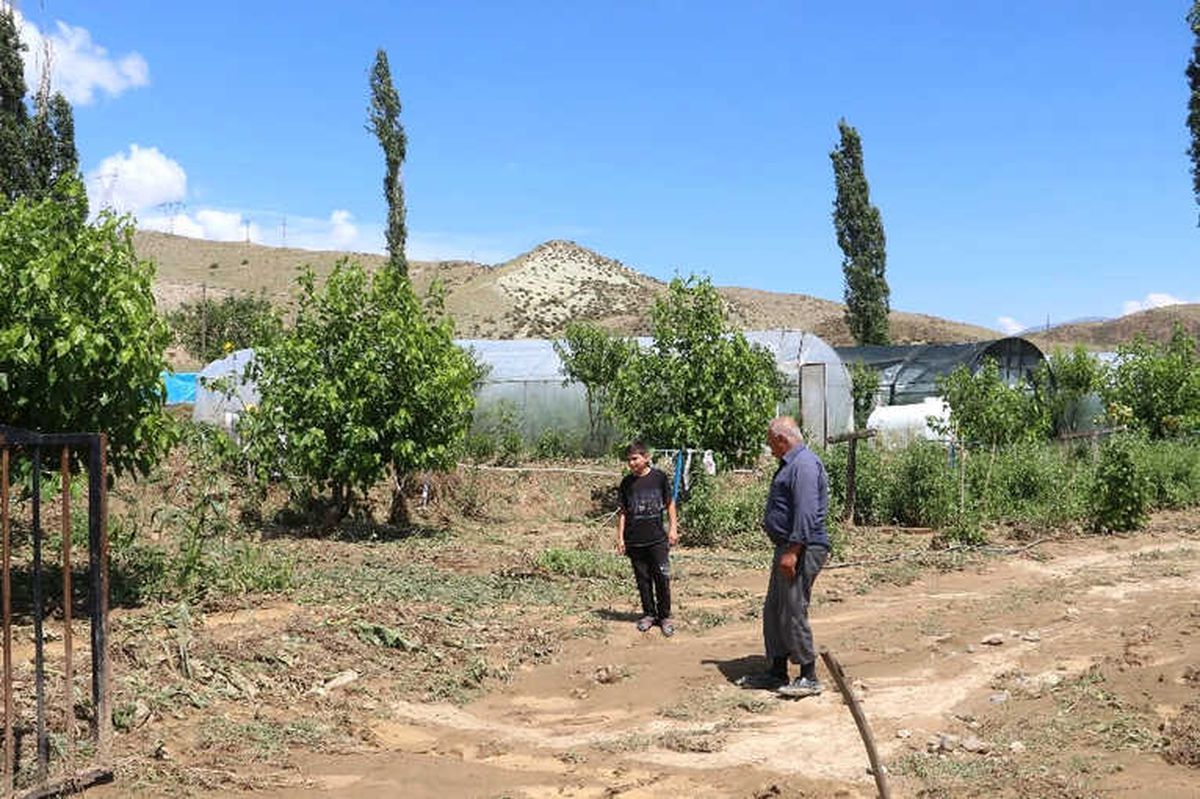 Sel Suları Sera ve Ekili Alanlara Zarar Verdi