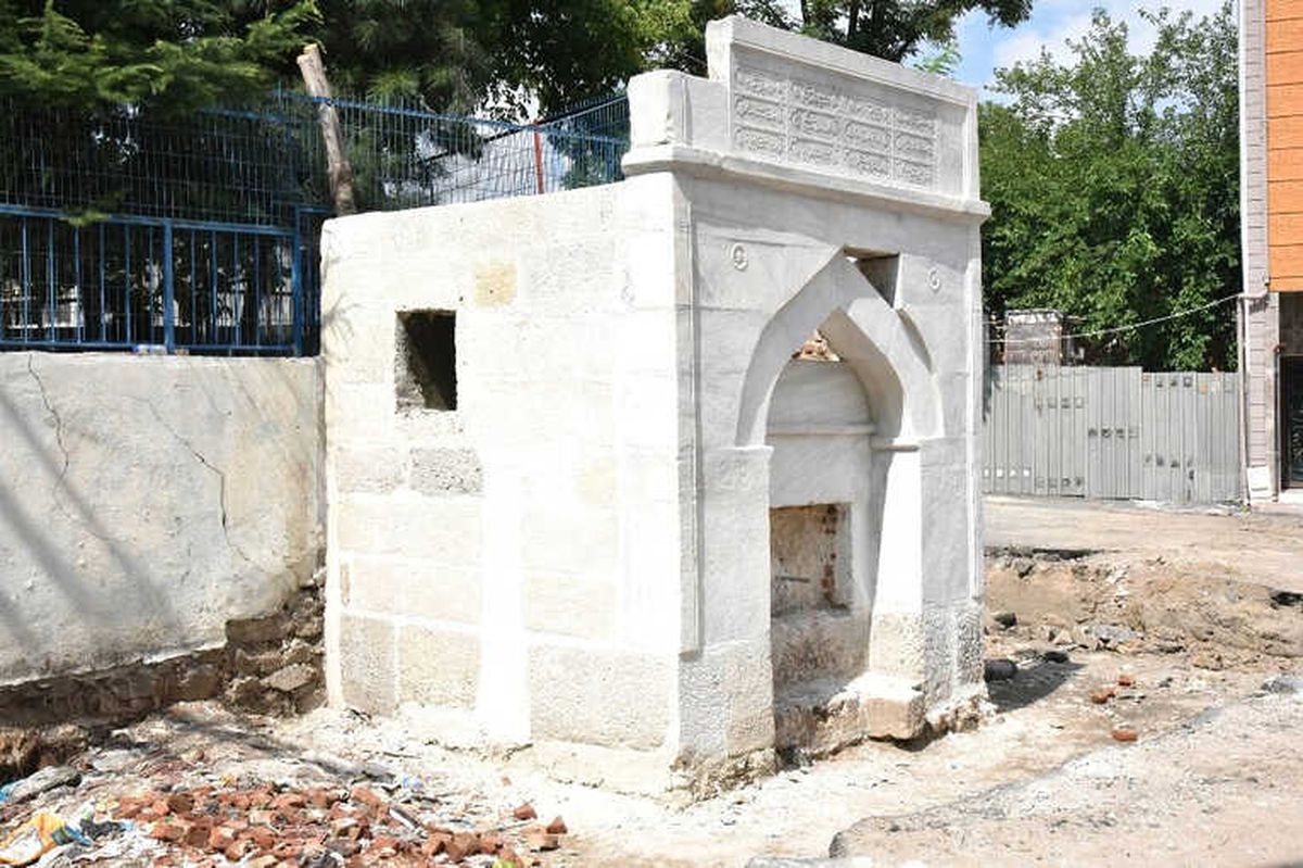 Tarihi Çeşmeler Restore Ediliyor