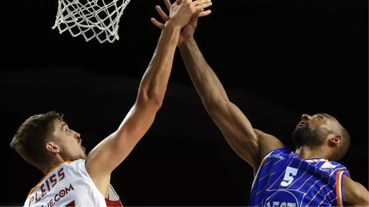 Tibor Pleiss, Anadolu Efes\'te