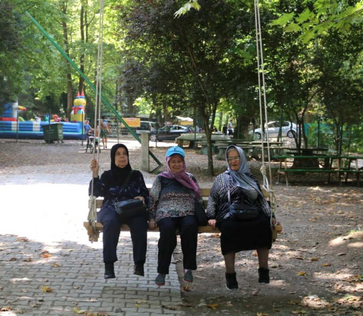 Yaşlılar Şehrin Güzelliklerini Keşfediyor