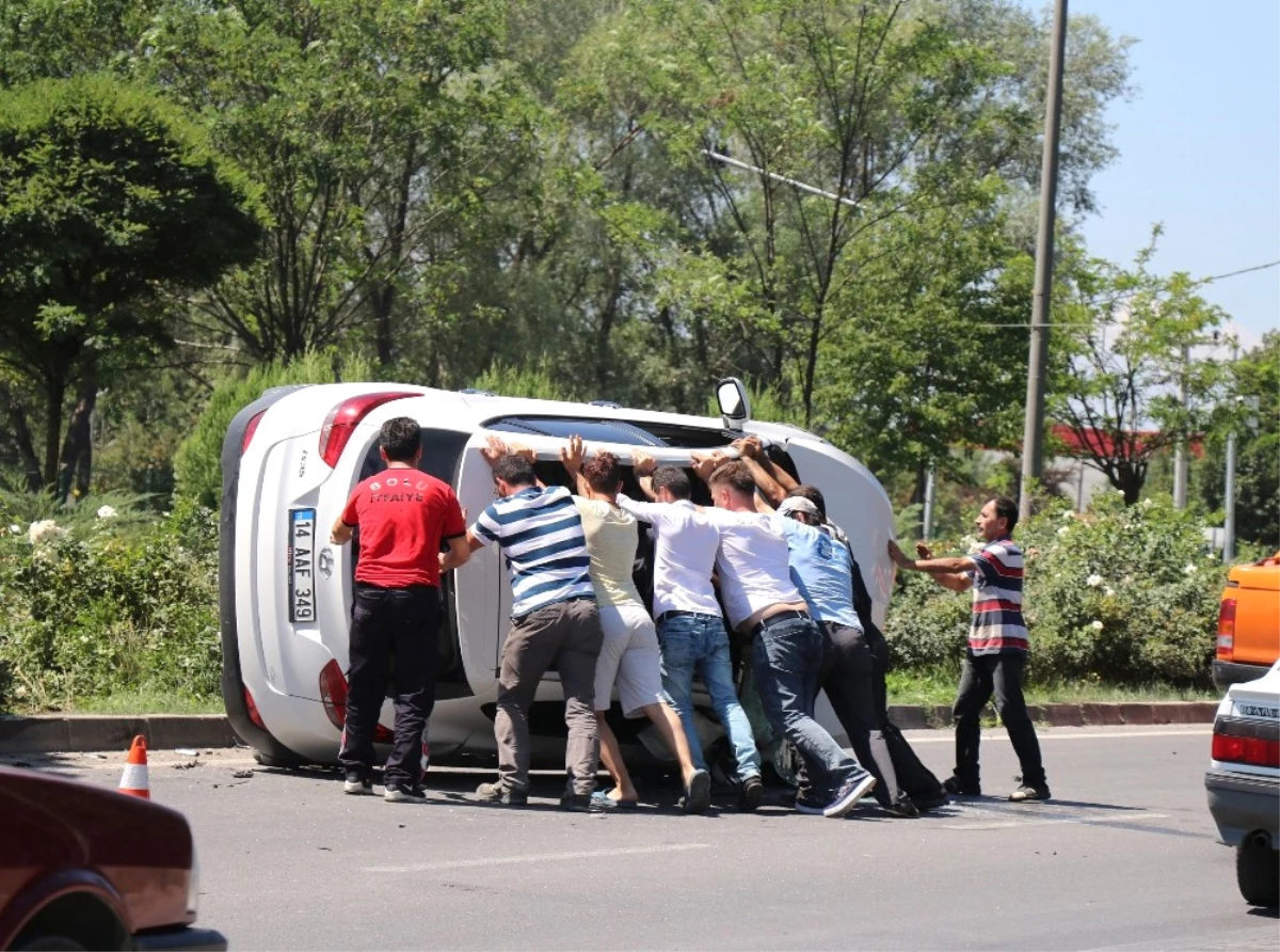 Bolu\'da Trafik Kazası: 4 Yaralı