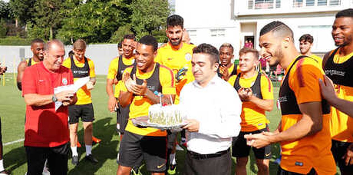 Galatasaray\'da Bebek Sevinci!