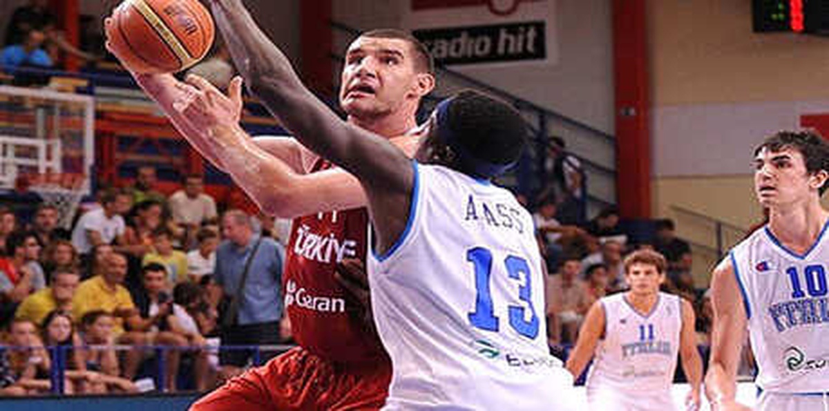 İstanbul Büyükşehir Belediyespor\'da 3 İmza