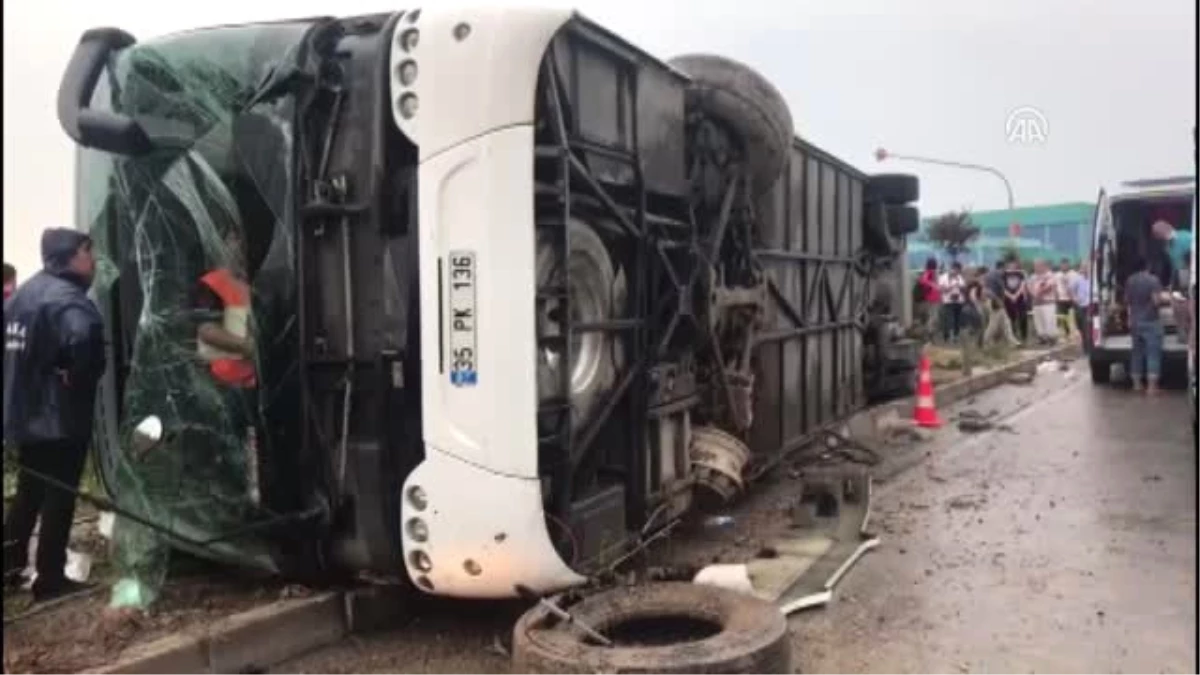 Manisa\'da Yolcu Otobüsü Devrildi: 1 Ölü, 25 Yaralı