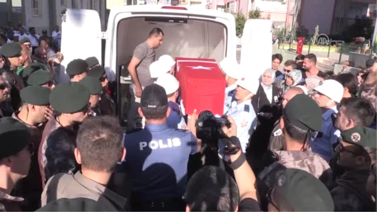 Şehit Özel Harekat Polisi Yılmaz, Son Yolculuğuna Uğurlandı