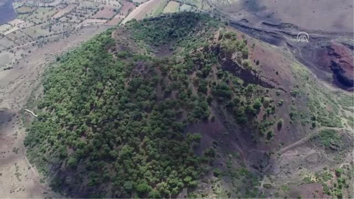 Sloven Öğretmenler Kula Volkanik Jeopark\'ı Ziyaret Etti