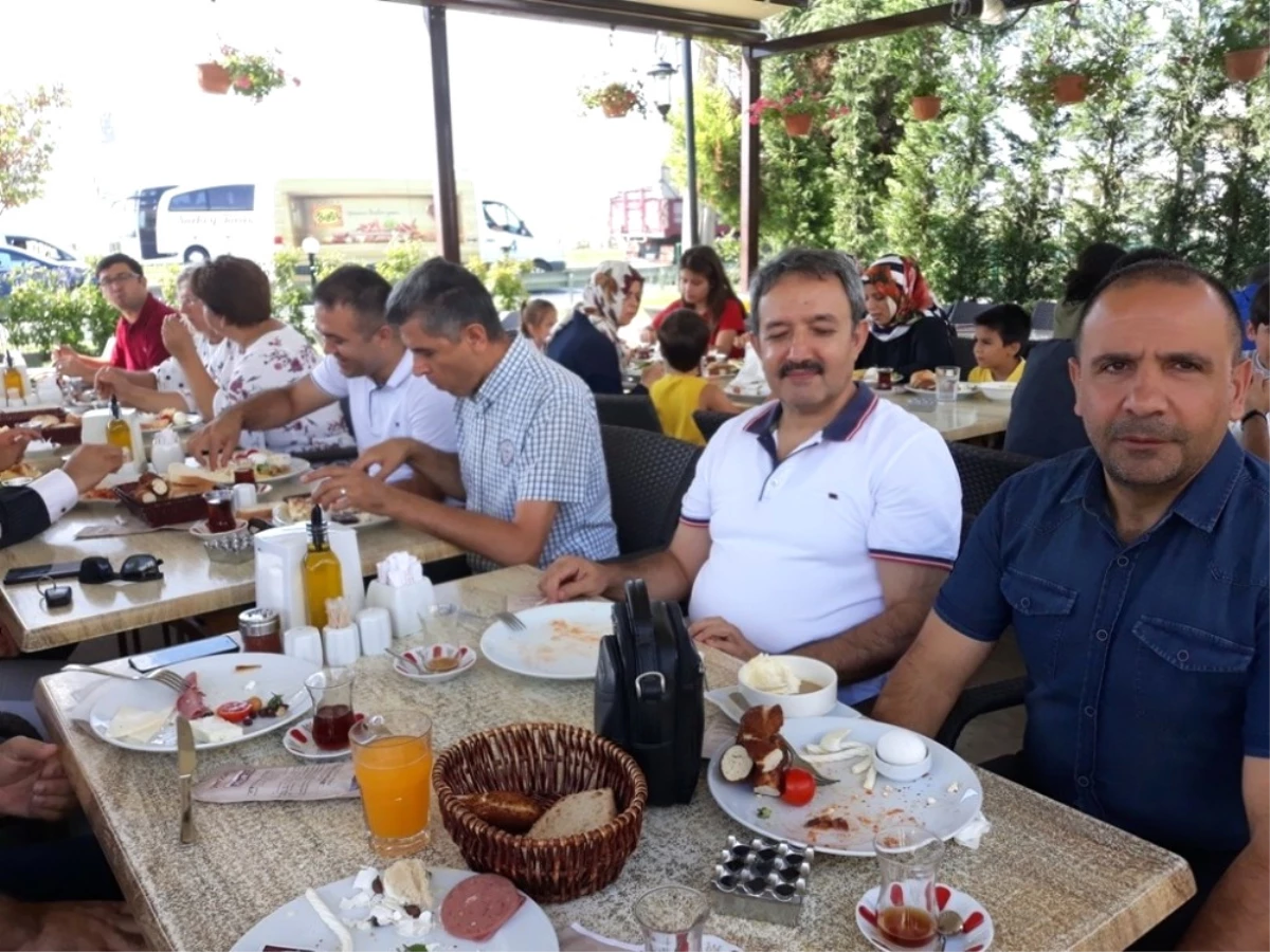 Tekirdağ\'da Malatyalılar Kahvaltıda Bir Araya Geldi