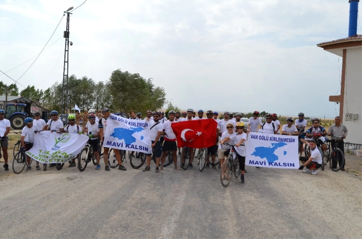 Van Gölü Etrafında Bisiklet Turu