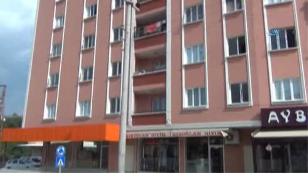 2 Yaşındaki Çocuk, Apartmanın 5. Katından Düşerek Ağır Yaralandı