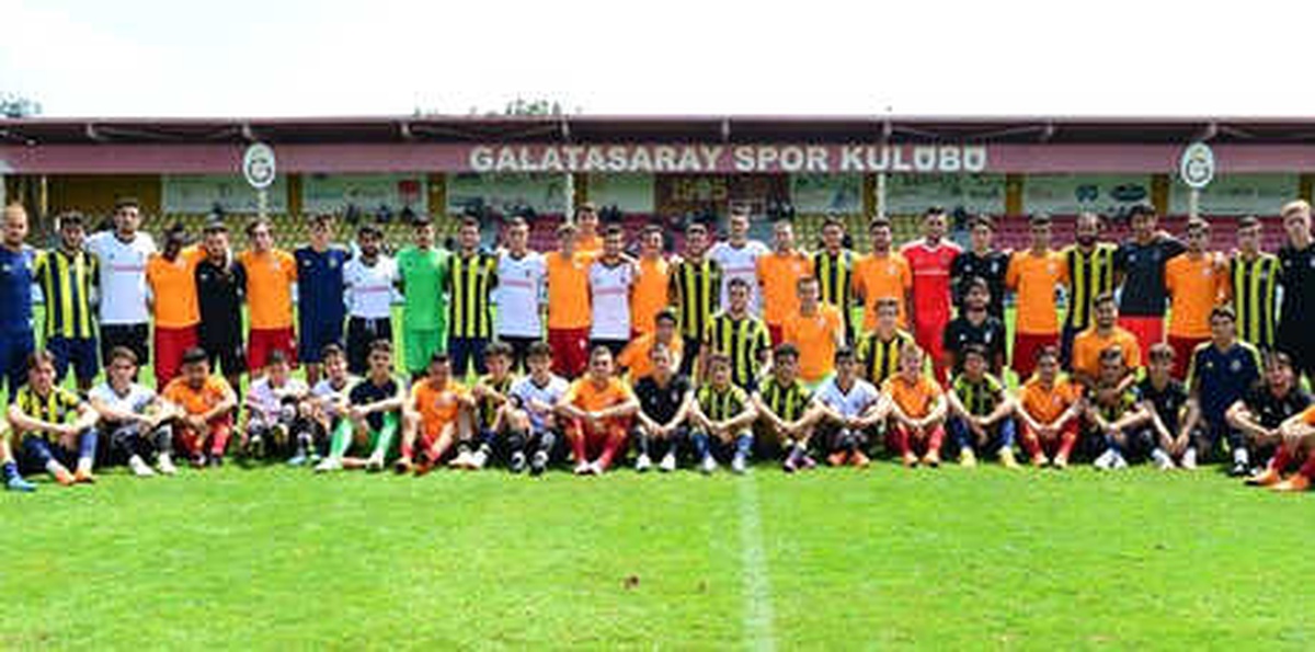 3 Büyüklerin Turnuvasında \'Dostluk\' Kazandı
