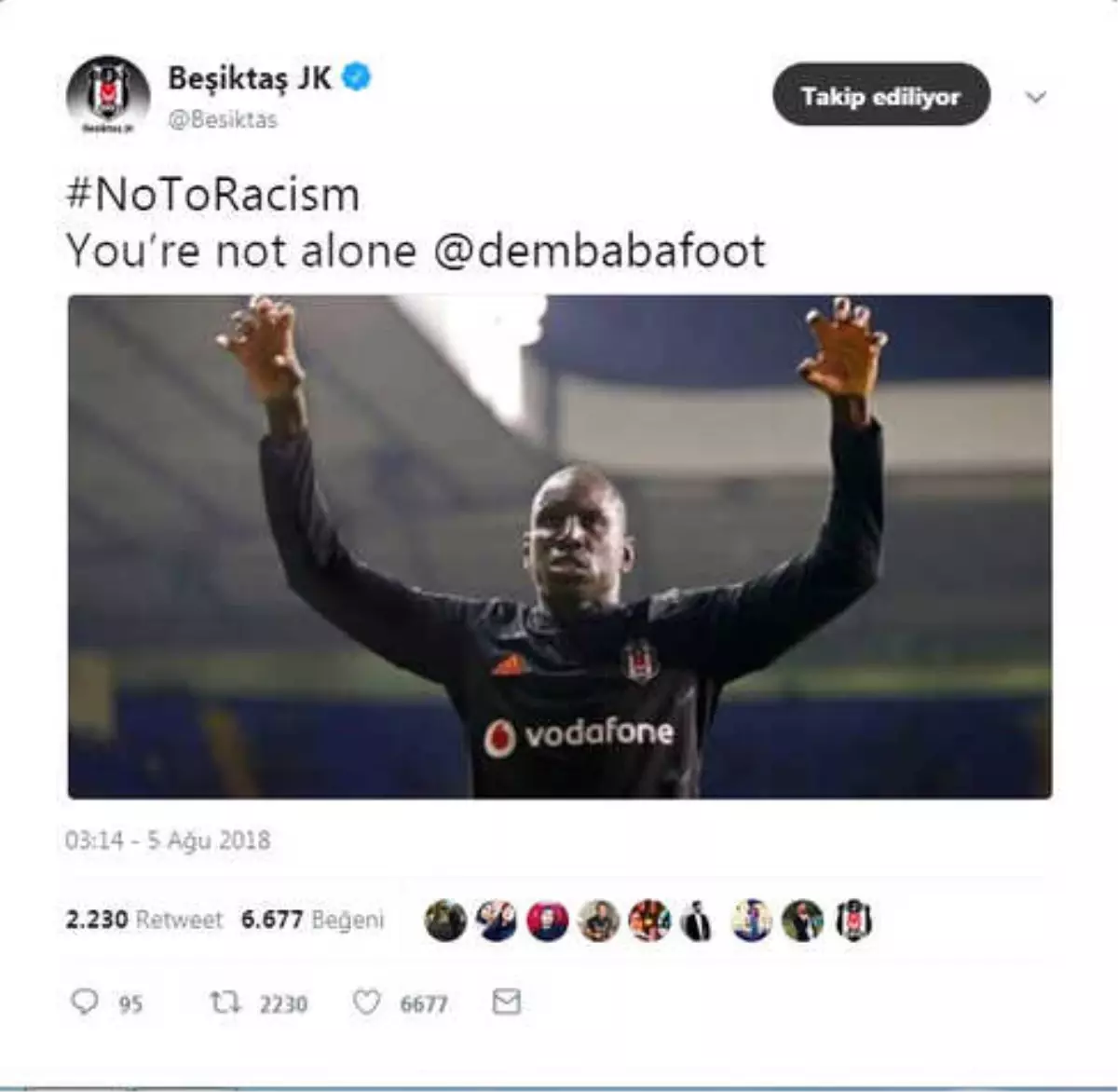 Beşiktaş\'tan Demba Ba\'ya: "Yalnız Değilsin"