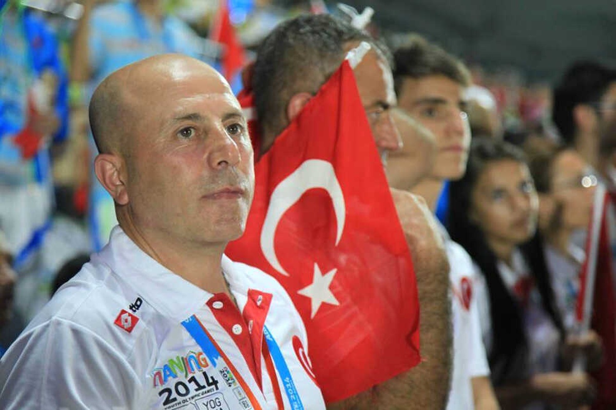 Boks Antrenörüne Eski Sporcularının Saldırı Anı Güvenlik Kamerasında