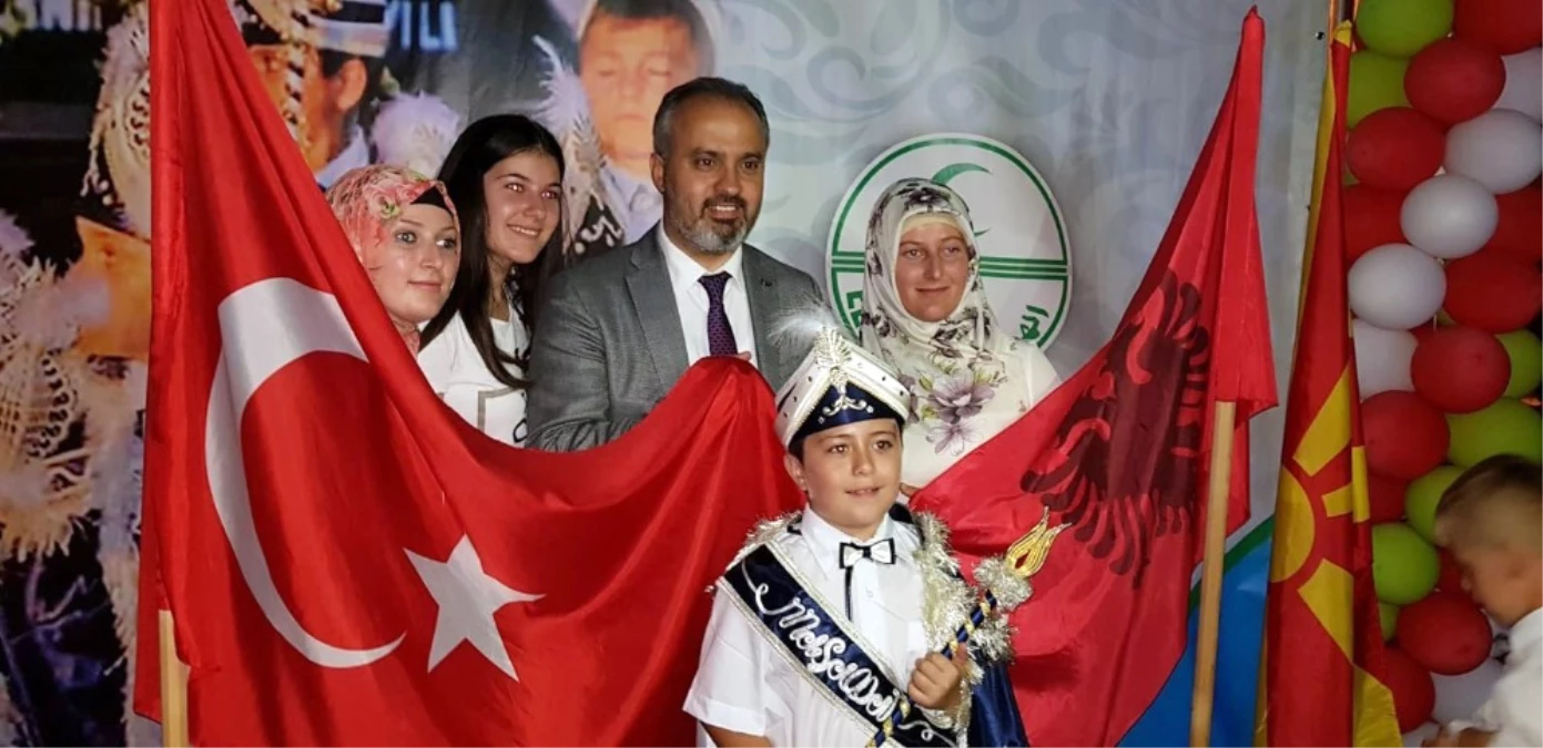 Bursa Büyükşehir Belediyesinin Katkısıyla Üsküp\'te 300 Çocuk Sünnet Oldu
