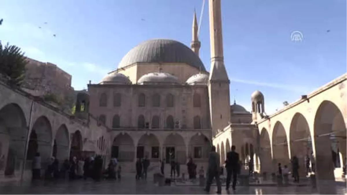 Camide İmam Halı Sahada Antrenör