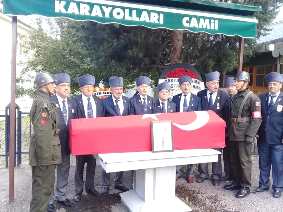 Direksiyon Başında Kalp Krizi Geçirerek Hayatını Kaybeden Gazi Toprağa Verildi