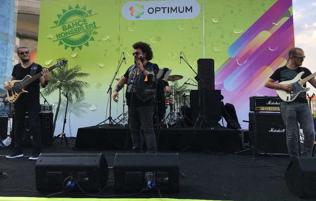 İzmir Bahçe Konserlerinde Can Gox Rüzgarı