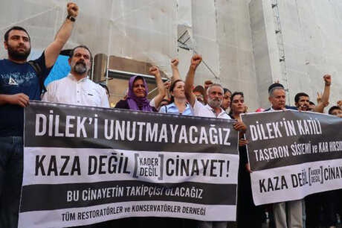 Sendika ve Stk\'lardan Büyük Postane Önünde \'Dilek Dayar\' Protestosu