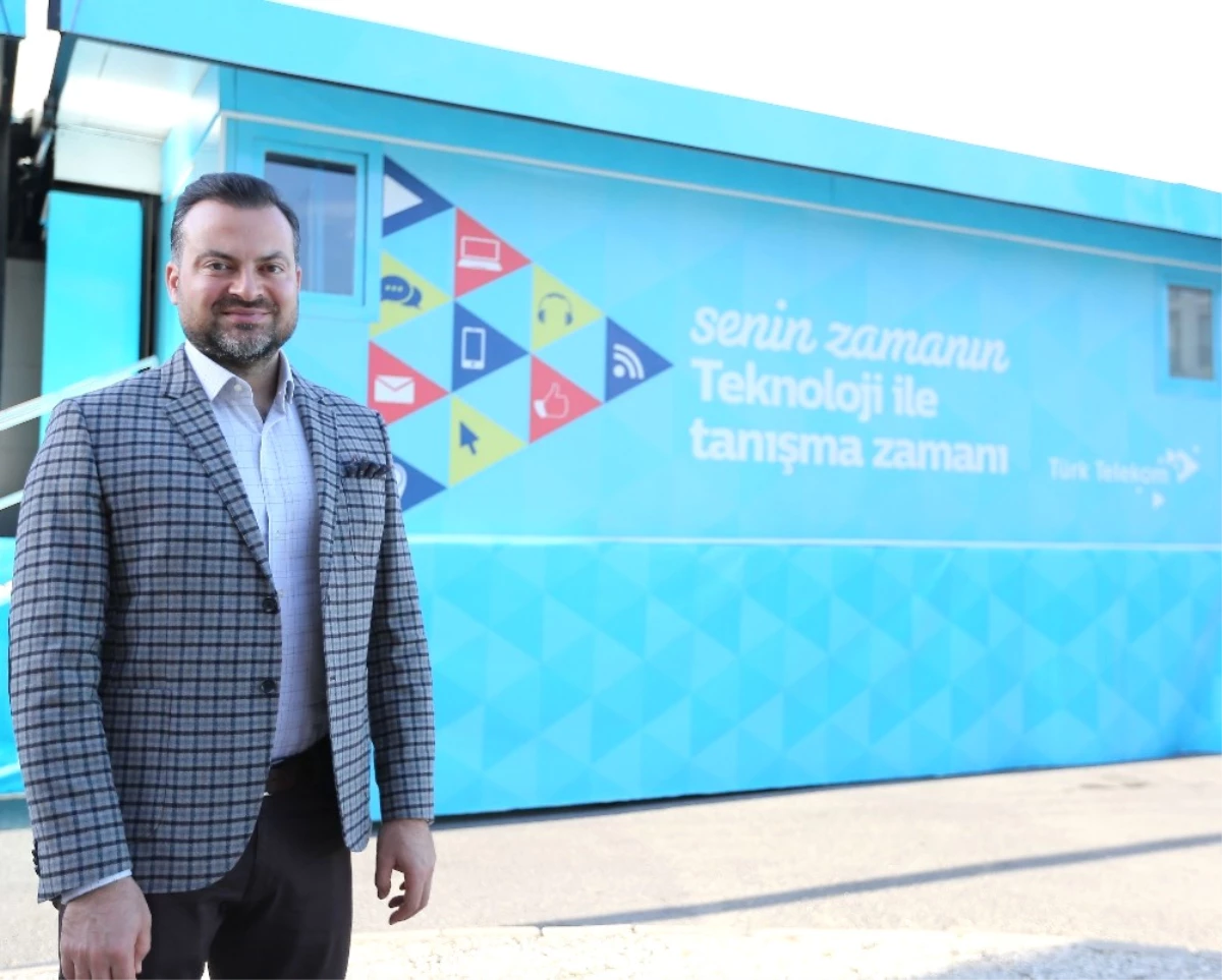 Türk Telekom Eğitim Tırı ile Anadolu\'da İpek Yolu Mesafesinin Üç Katı Yol Katedildi