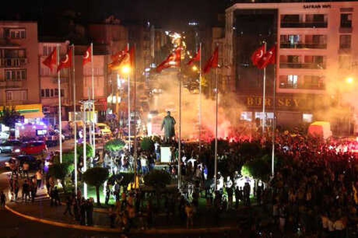 Alkışlar Akhisarspor\'a
