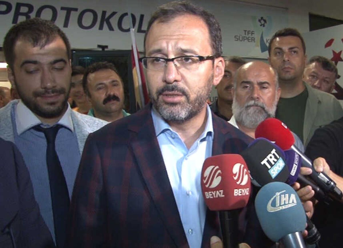 Bakan Kasapoğlu, "Bir Anadolu Takımının Kupayı Alması Bir Başarı Hikayesidir"