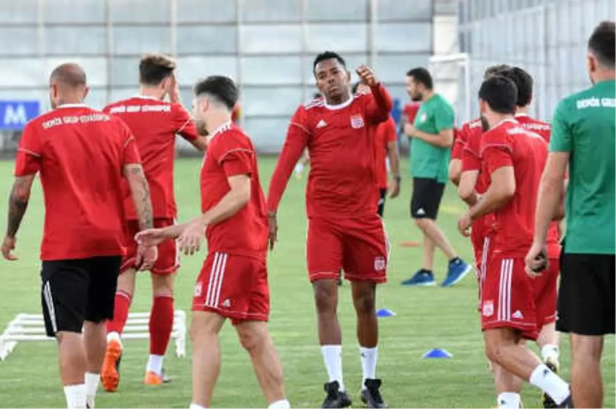 Demir Grup Sivasspor Tam Kadro Çalıştı