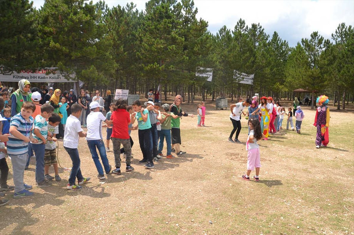 Kütahya İhh\'dan Çocuk Şenliği