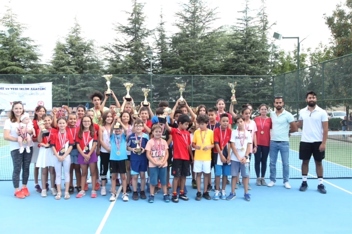 Sdü\'de Çocuklara Yönelik Yaz Tenis Turnuvası