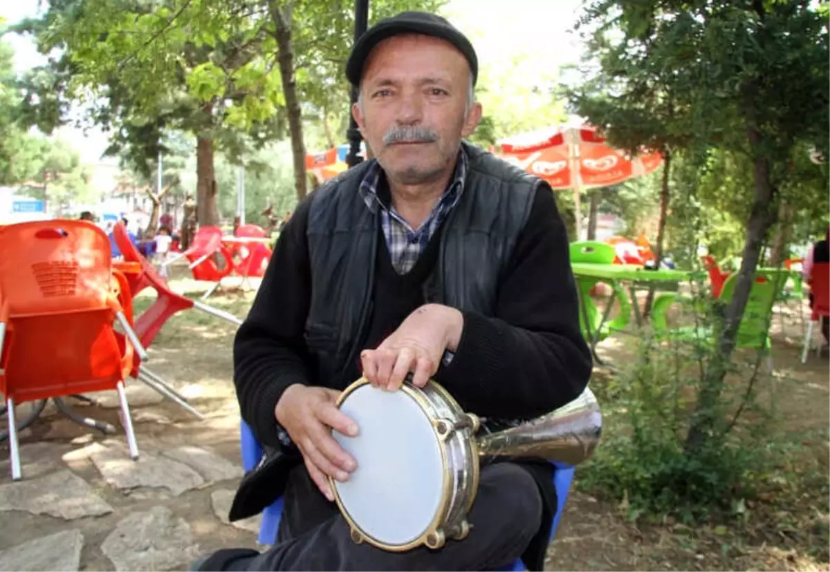 Tek Eliyle, Tek Kişilik Dev Orkestra