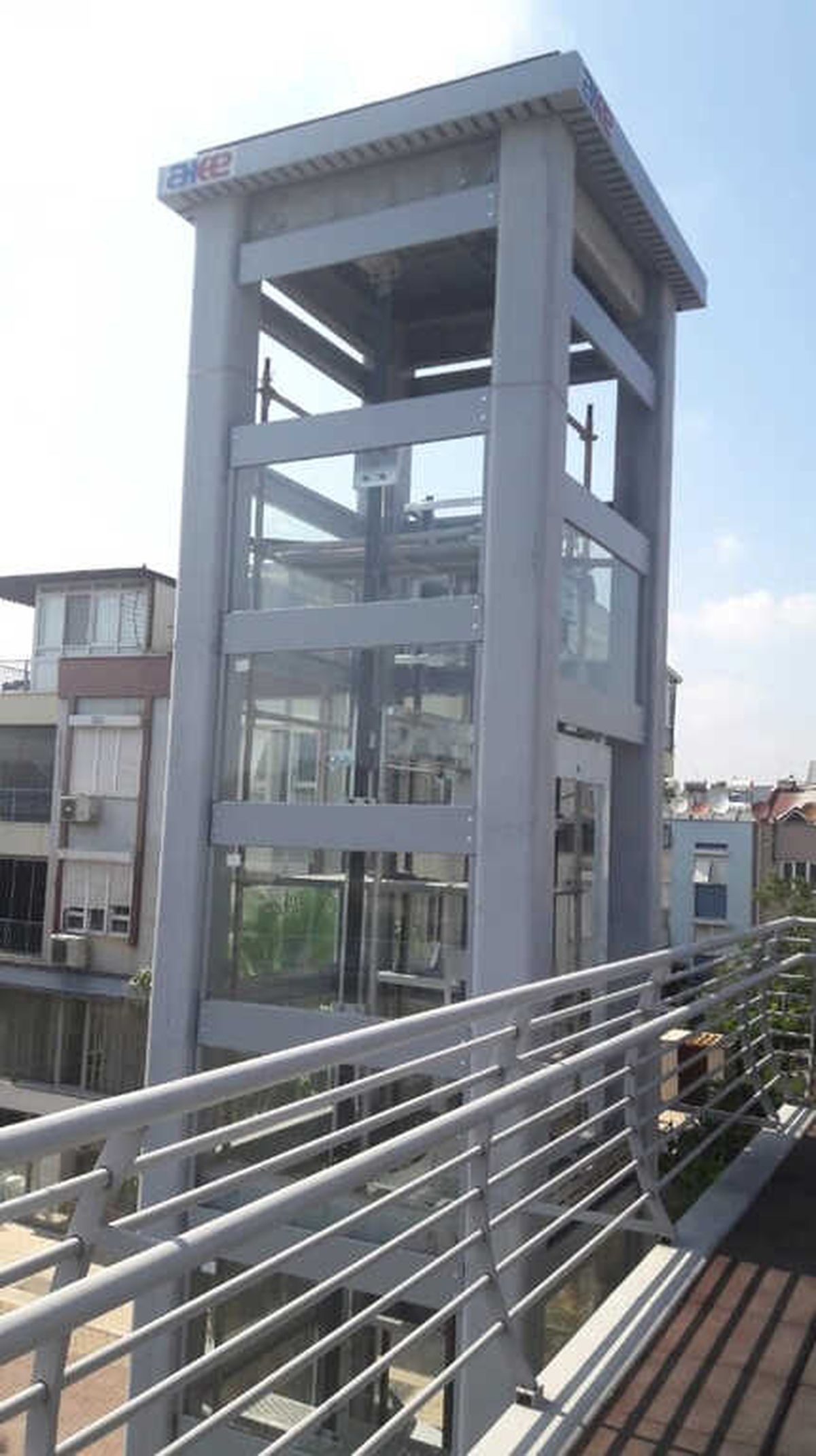 Üst Geçitlere Asansörlü Çözüm