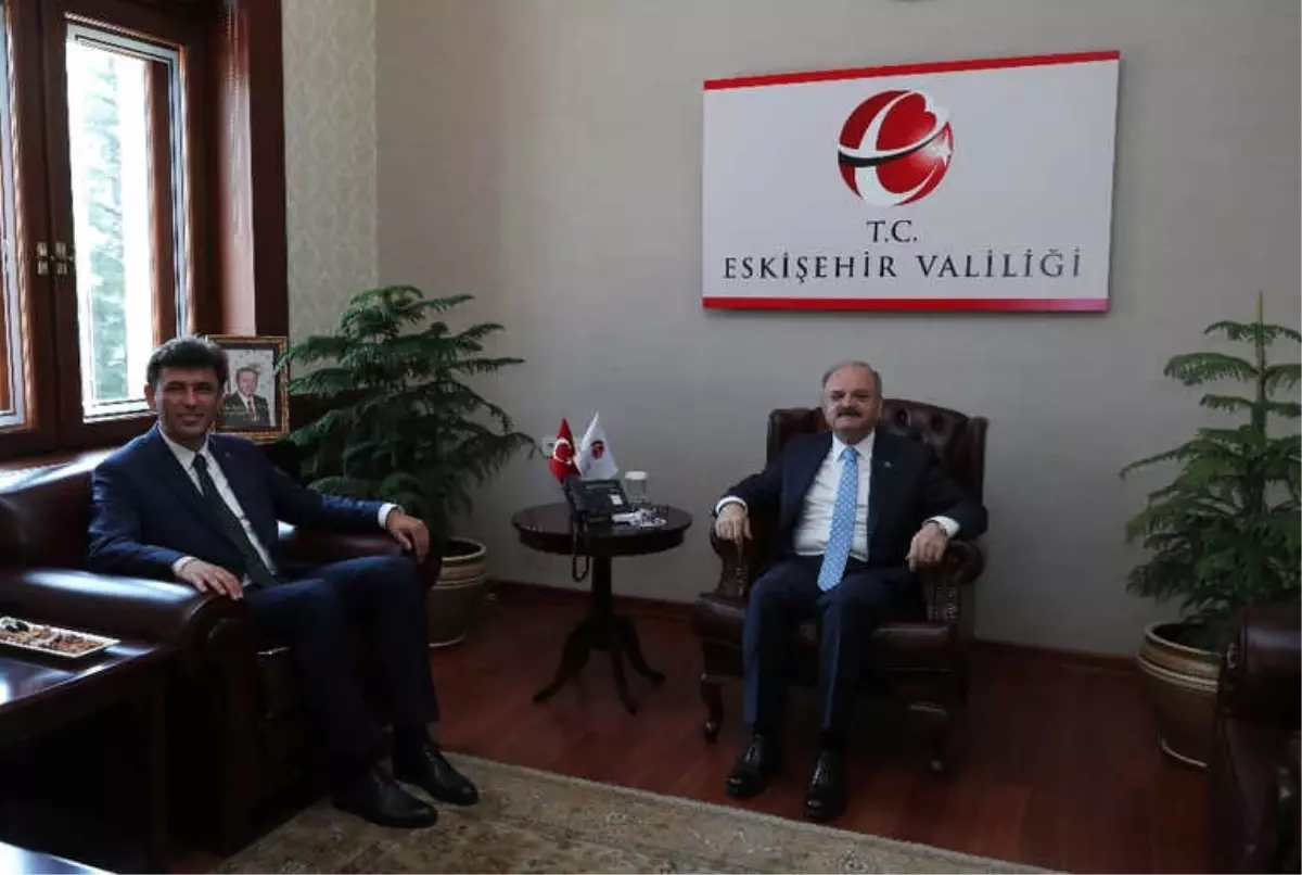 Vali Çakacak, AK Parti İl Başkanı Çalışkan\'ı Kabul Etti