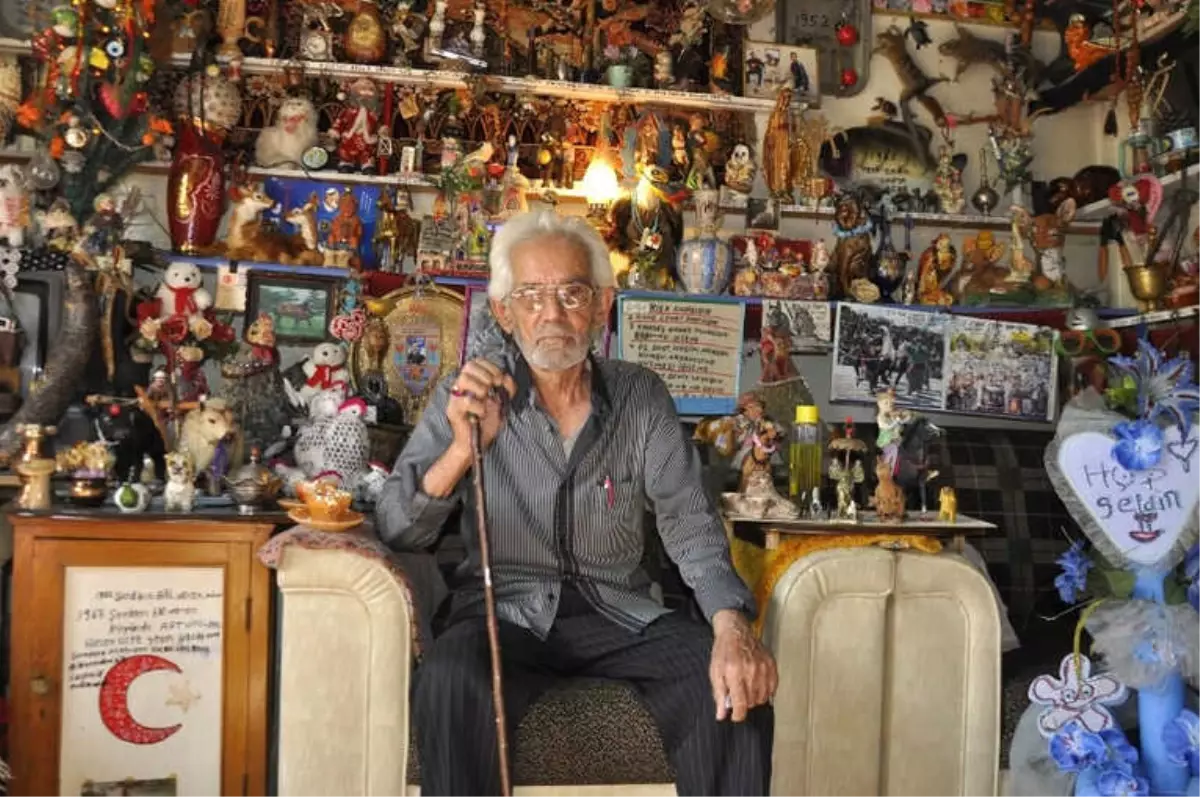 54 Yıldır Topladığı Hatıralarla Evini Müzeye Dönüştürdü