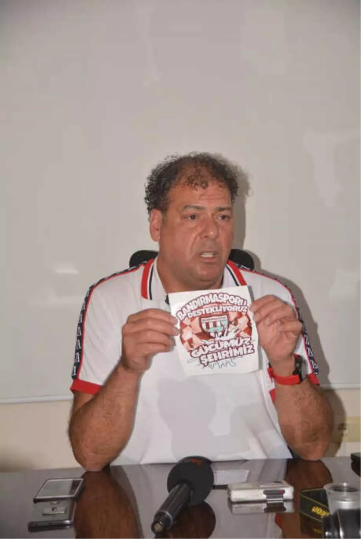 Bandırmaspor\'a Destek İçin 20 Liradan Satışa Çıkan Etiketi Yalnızca 50 Kişi Aldı