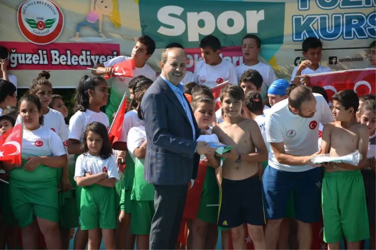 Belediye Başkanı Kılıç Yüzme Kursunu Ziyaret Etti