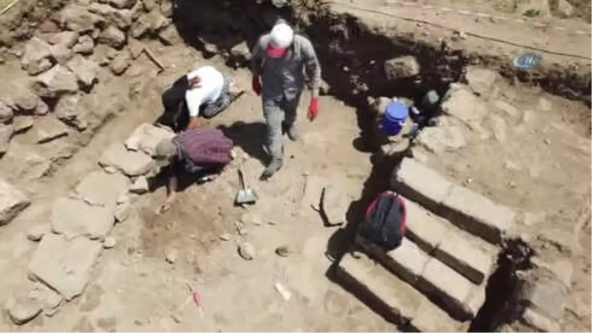 Bitlis Kalesi Turizme Kazandırılacak...kaledeki Çalışmalar Havadan Görüntülendi