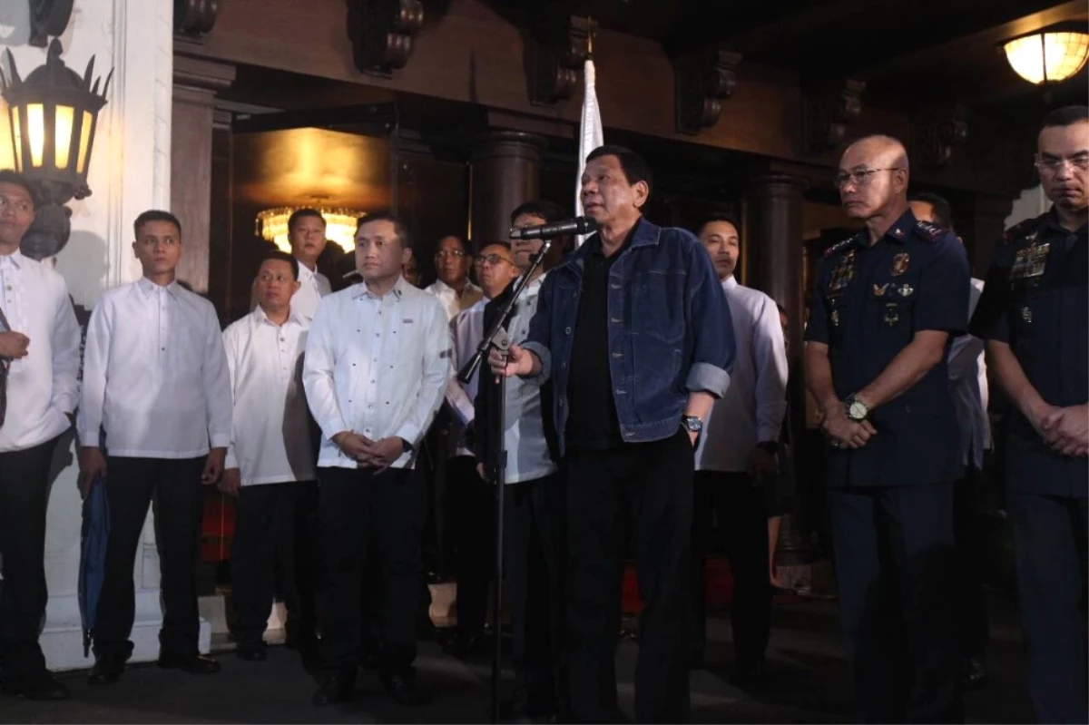Duterte\'den Kötü Polislere Tehdit