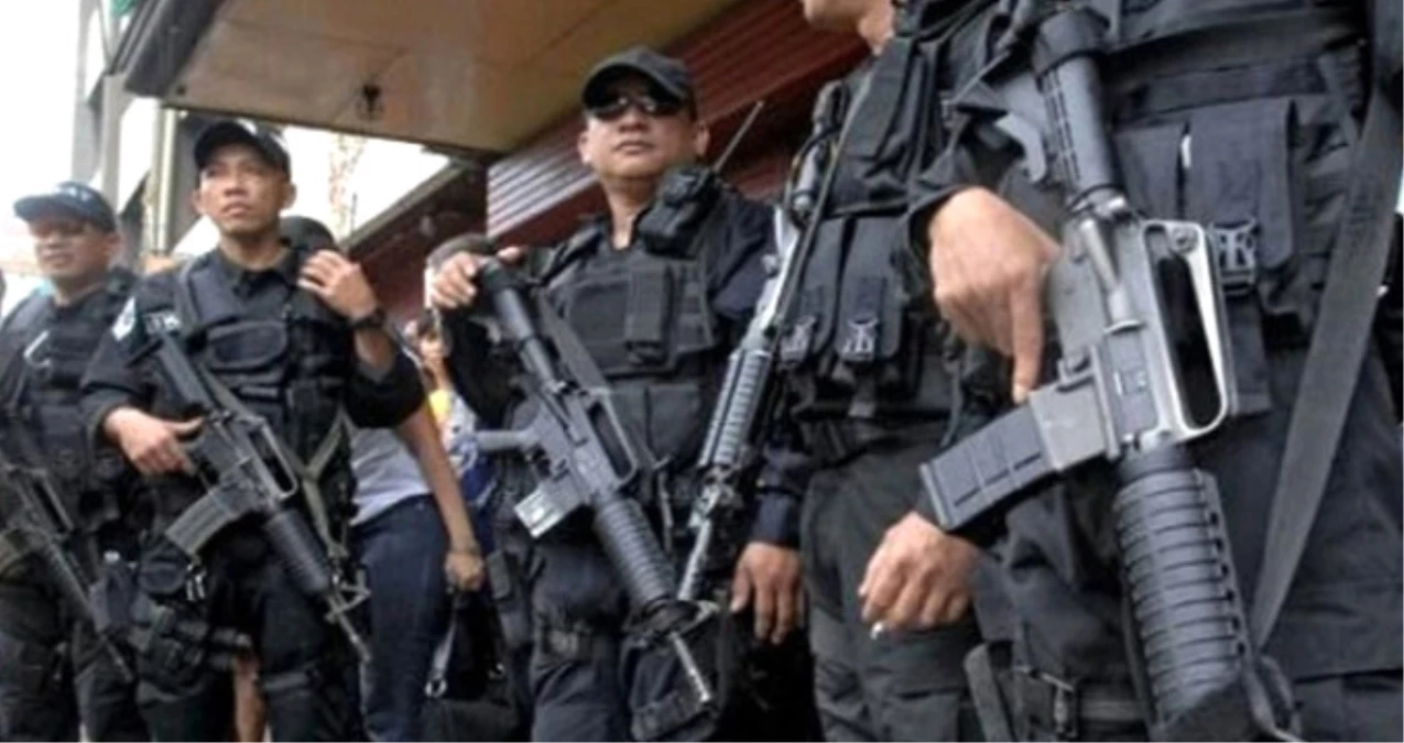Filipinler Devlet Başkanı Duterte, Suça Karışan Polisleri Ölümle Tehdit Etti
