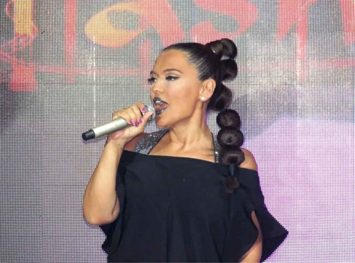 Hira\'nın Devlet Okuluna Gitmesini İsterim"