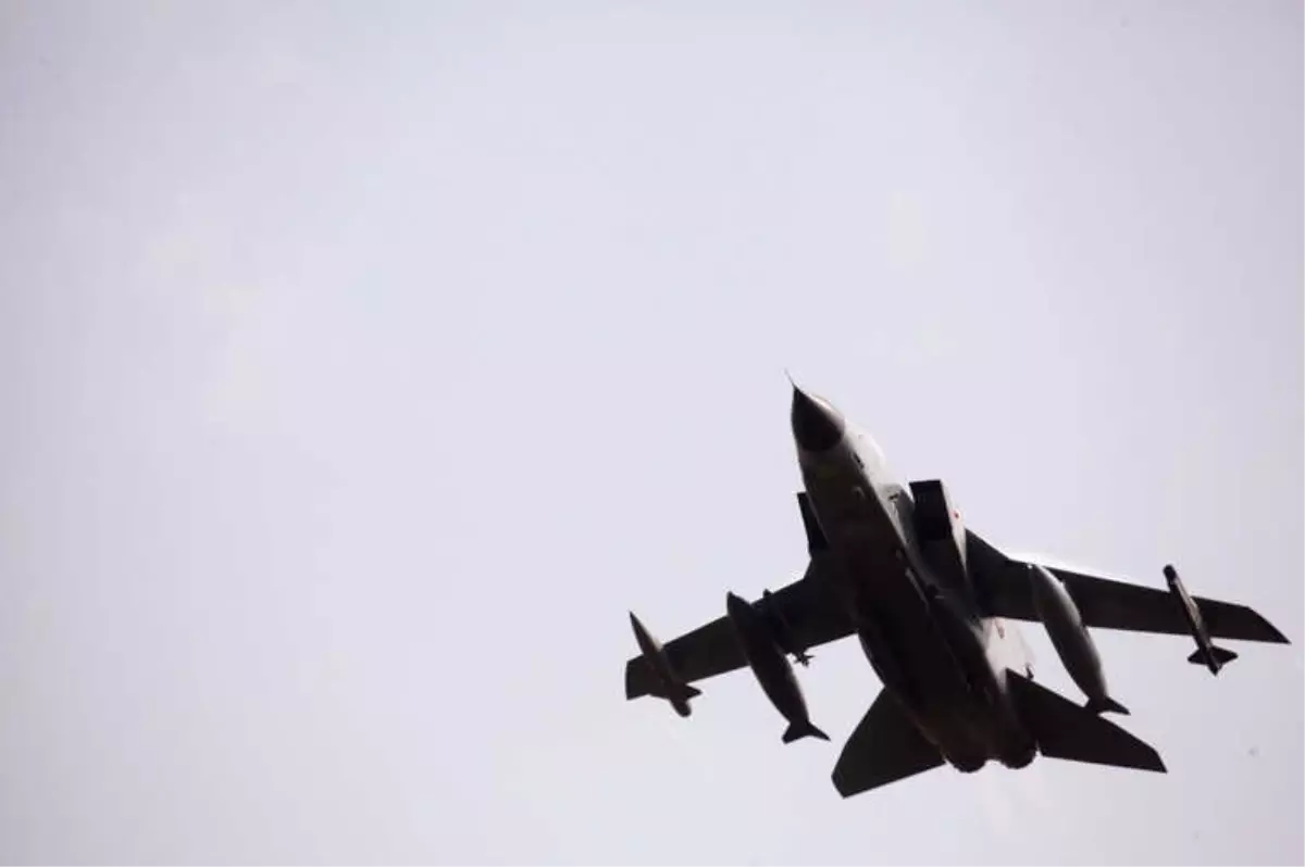 İsrail\'den Aşkelon\'a Hava Saldırısı: 2 Ölü, 6 Yaralı