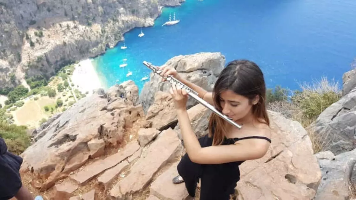 Ölüme Meydan Okuyarak Fotoğraf Çektiriyorlar