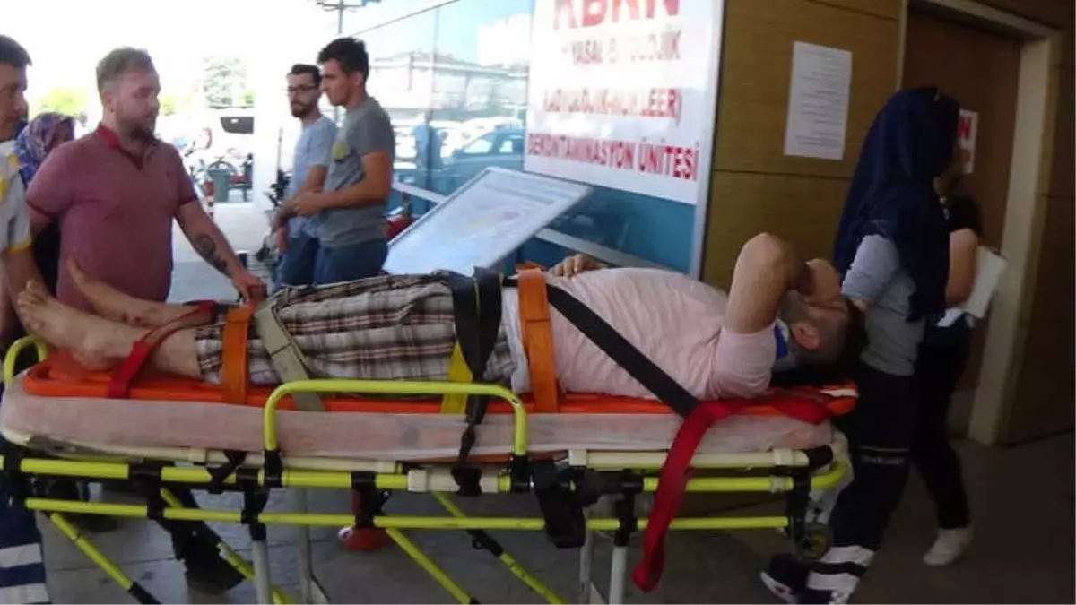 Otomobil ile Motosiklet Çarpıştı, Abi Kardeş Yaralandı