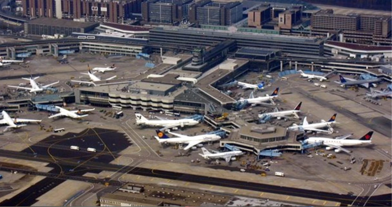 Almanya\'daki Frankfurt Havaalanı Polis Tarafından Tahliye Edildi