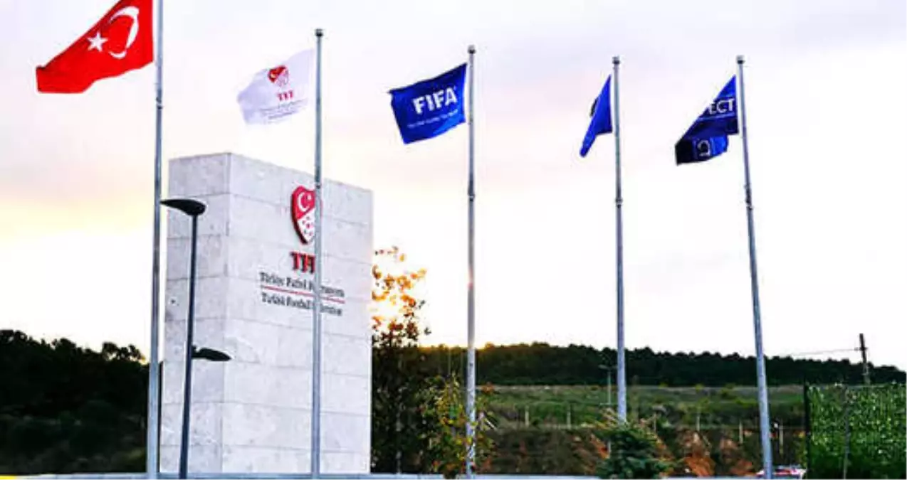 TFF Galatasaray\'ı, Süper Kupadaki Saha Olayları Nedeniyle PFDK\'ya Sevk Etti