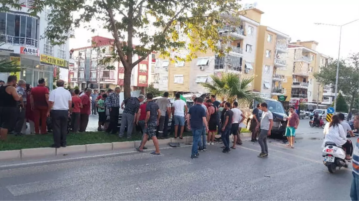 Tire\'de Trafik Kazası 1 Ölü 3yaralı