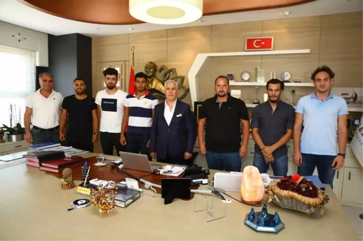 Türkiye Kriket Milli Takımı Başarısını Bozbey ile Paylaştı