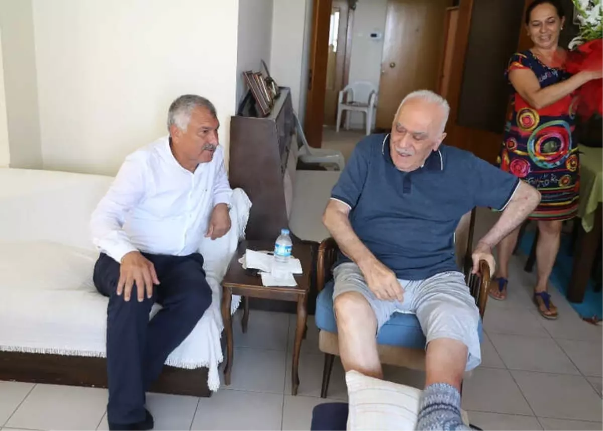 Voleybolun Duayenine Karalar\'dan Ziyaret