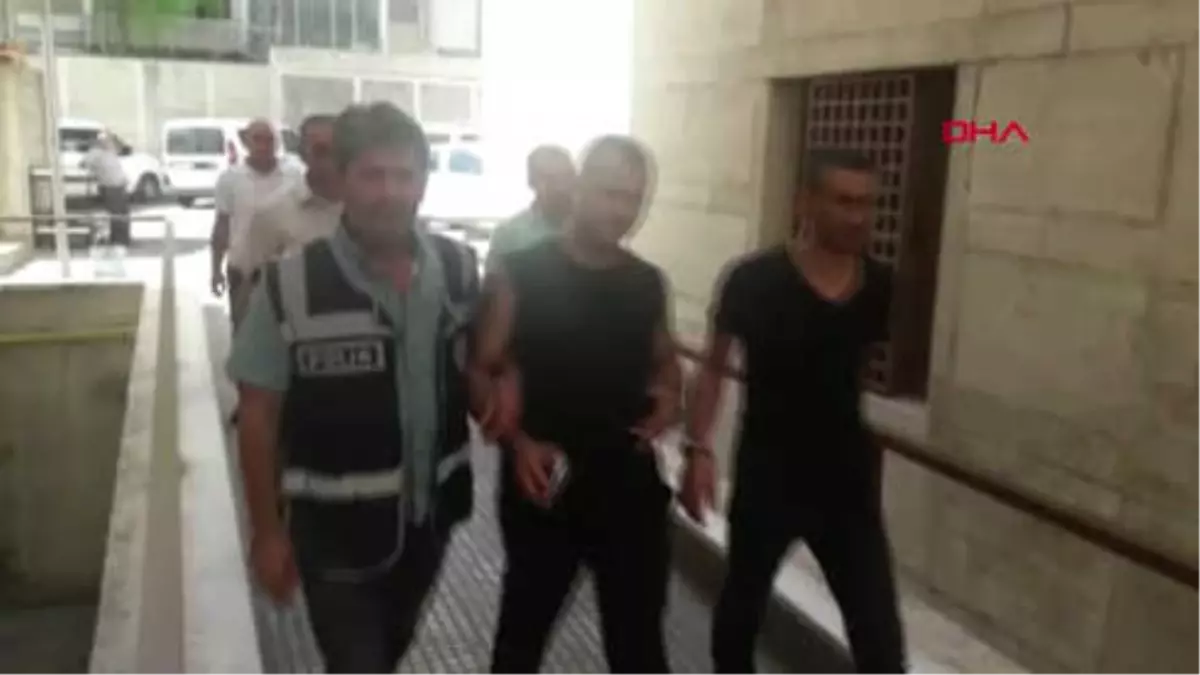 Bursa Bursa\'da İşyeri Önünde Silahlı Saldırı Sanıkları Adliyeye Çıkartıldı